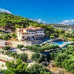 Готель Forest Park 4*