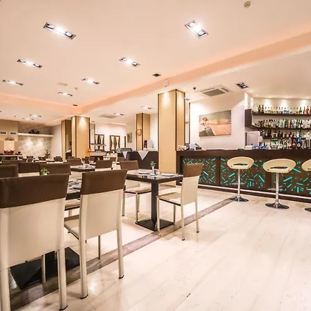森林公园酒店 罗希姆诺