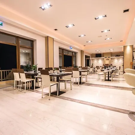 森林公园酒店 罗希姆诺