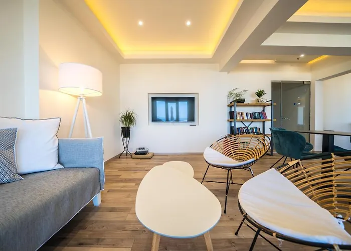 Forest Park Готель