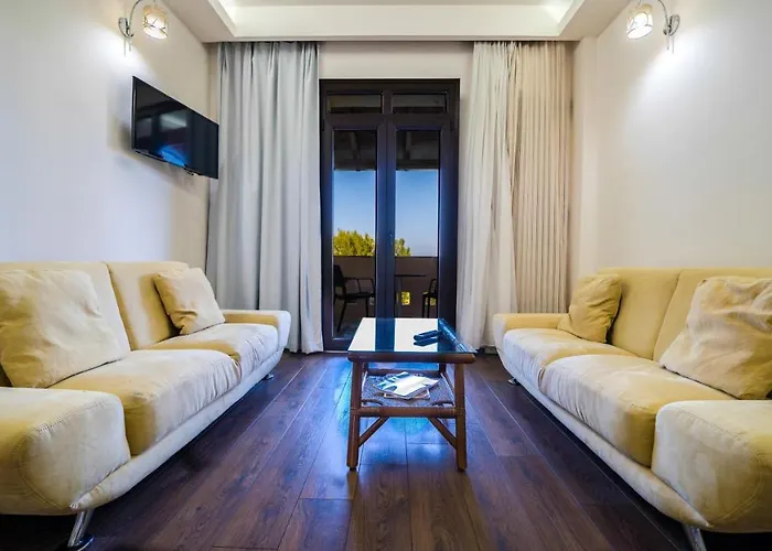 Forest Park Готель