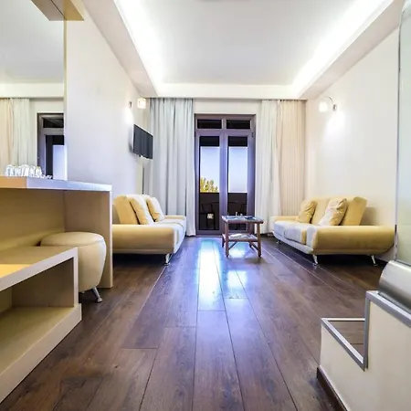 فندق Forest Park 4*